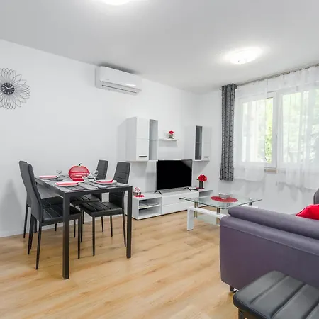 By The Sea - 27669 Apartament Poreč